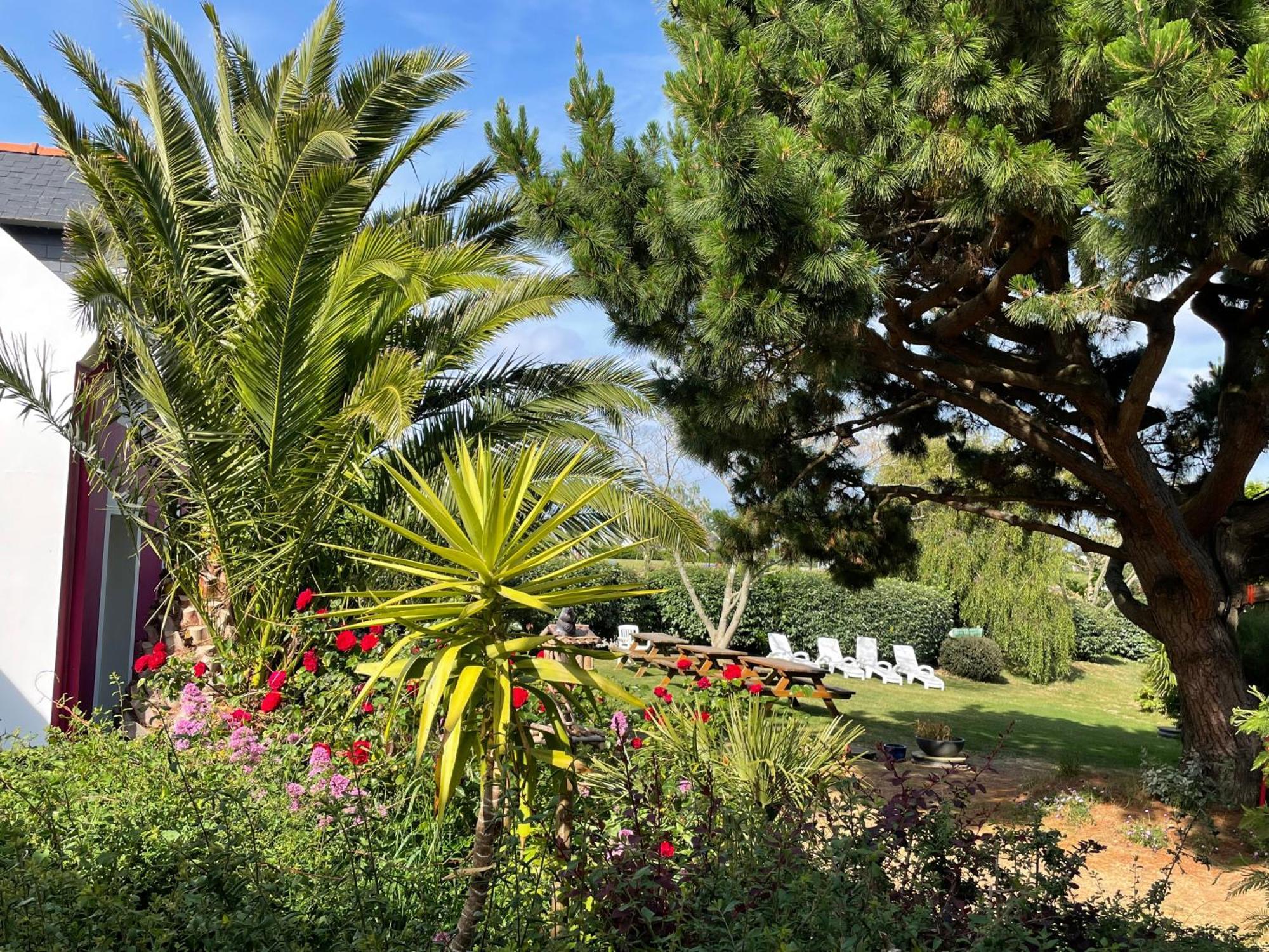 Aux Tamaris Hotel